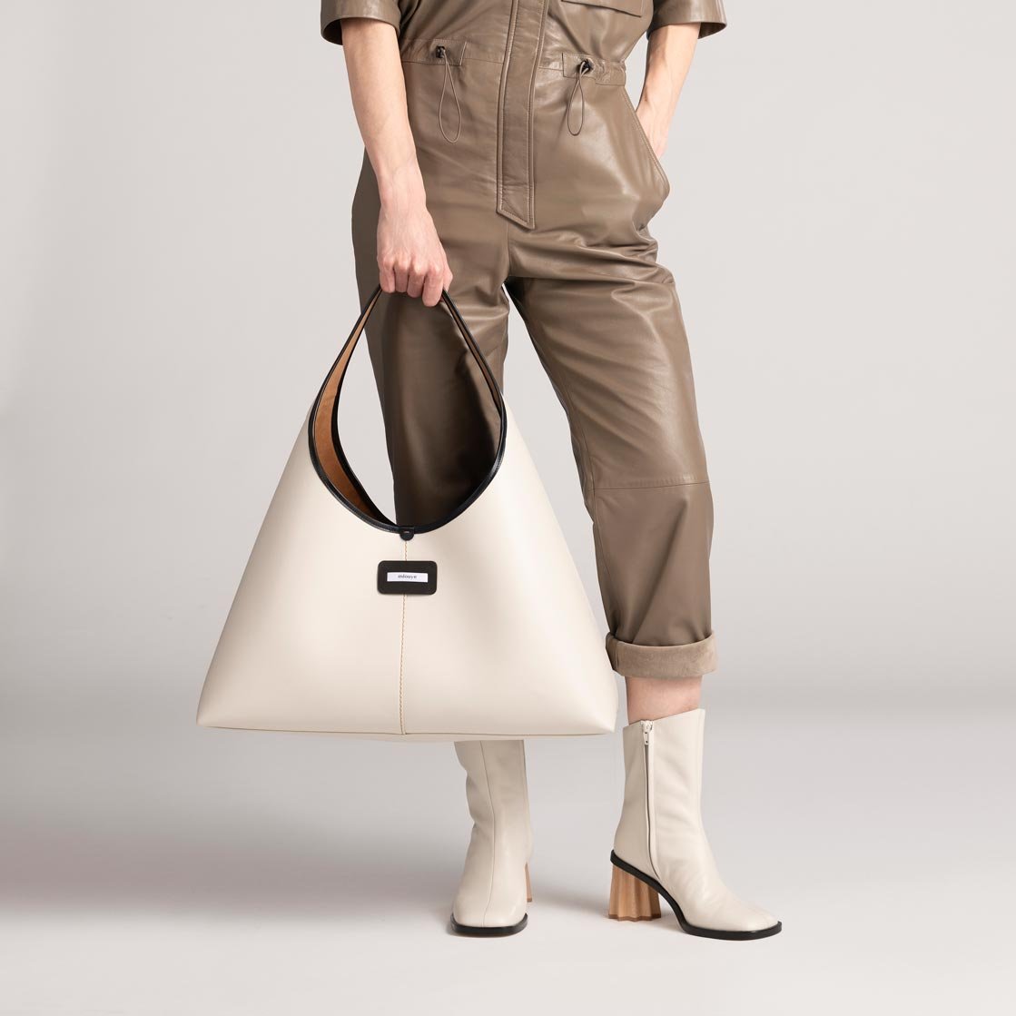 mlouye-hobo-l-off-white-l4_a248aed1-7d58-4e82-a5f0-a19d241c5f96.jpg