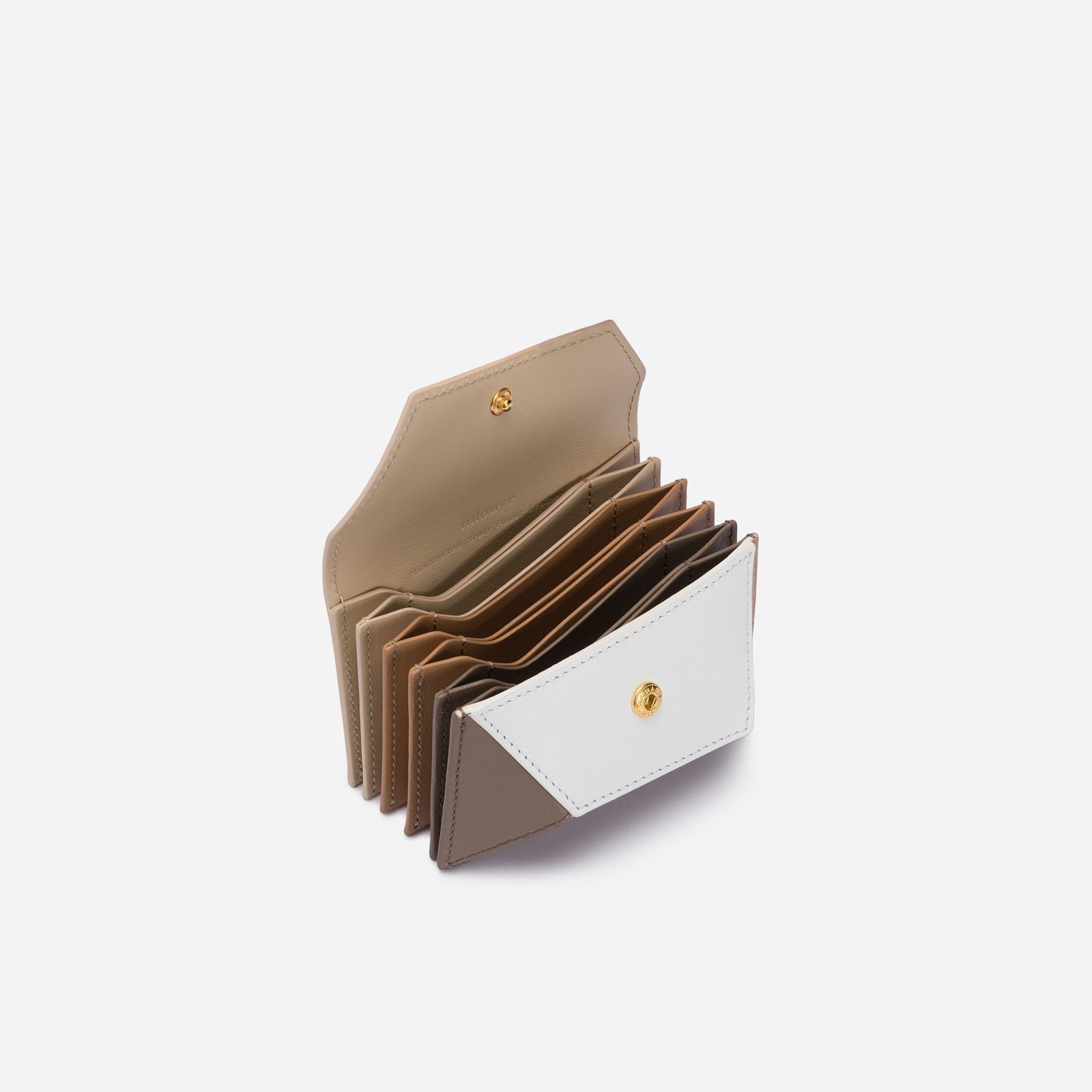 mlouye-naomi-mini-wallet-milky-4_b2288752-b633-4372-a798-97c9f4e0ebf7.jpg