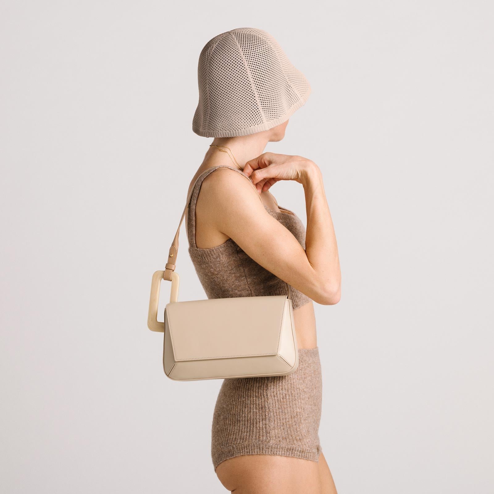 mlouye-studio-oyster-6_13d2eaca-130d-4c05-873e-55c74d4727d7.jpg